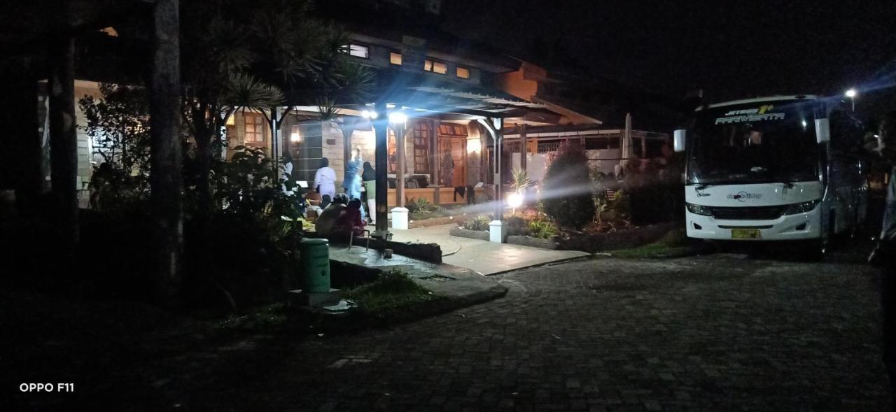 Vila Kota Bunga Private Pool Puncak Exterior foto