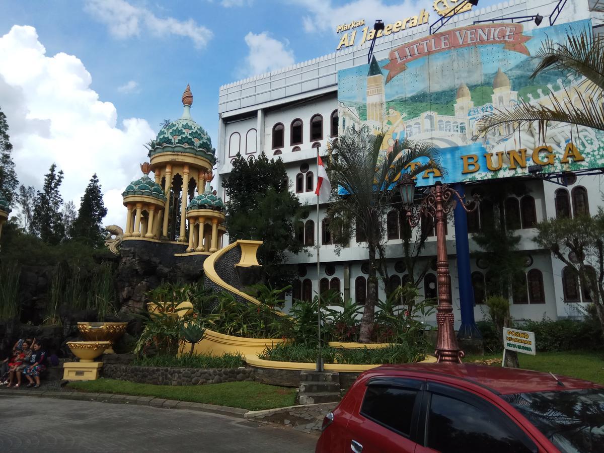 Vila Kota Bunga Private Pool Puncak Exterior foto